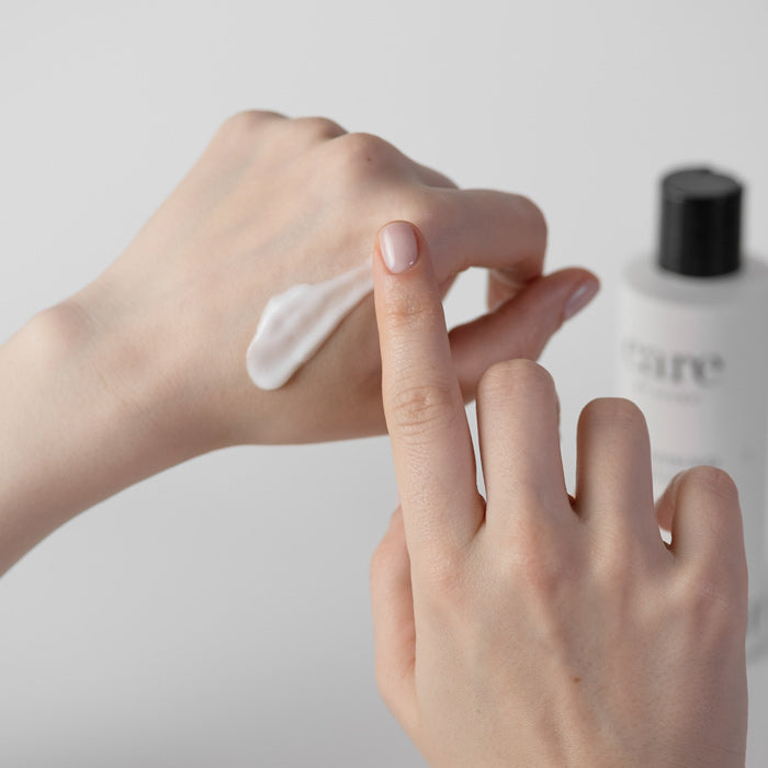 Reinigungslotion / Cleansing Lotion Produkt-Test weiße Creme