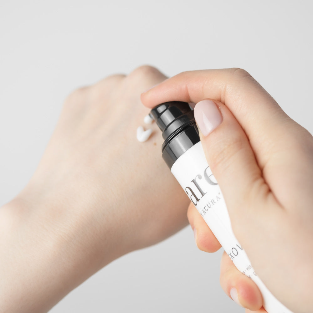 Spezielle Tagespflege / ReKover Produkt-Test Pumpflasche, weiße Creme