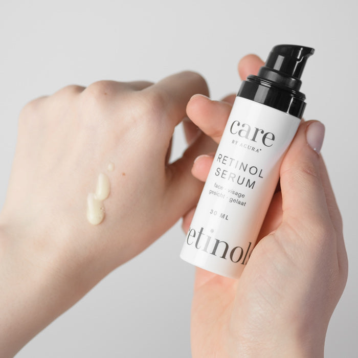 Retinol Serum / 0,5% Retinol Produkt-Test leicht gelbliches Serum